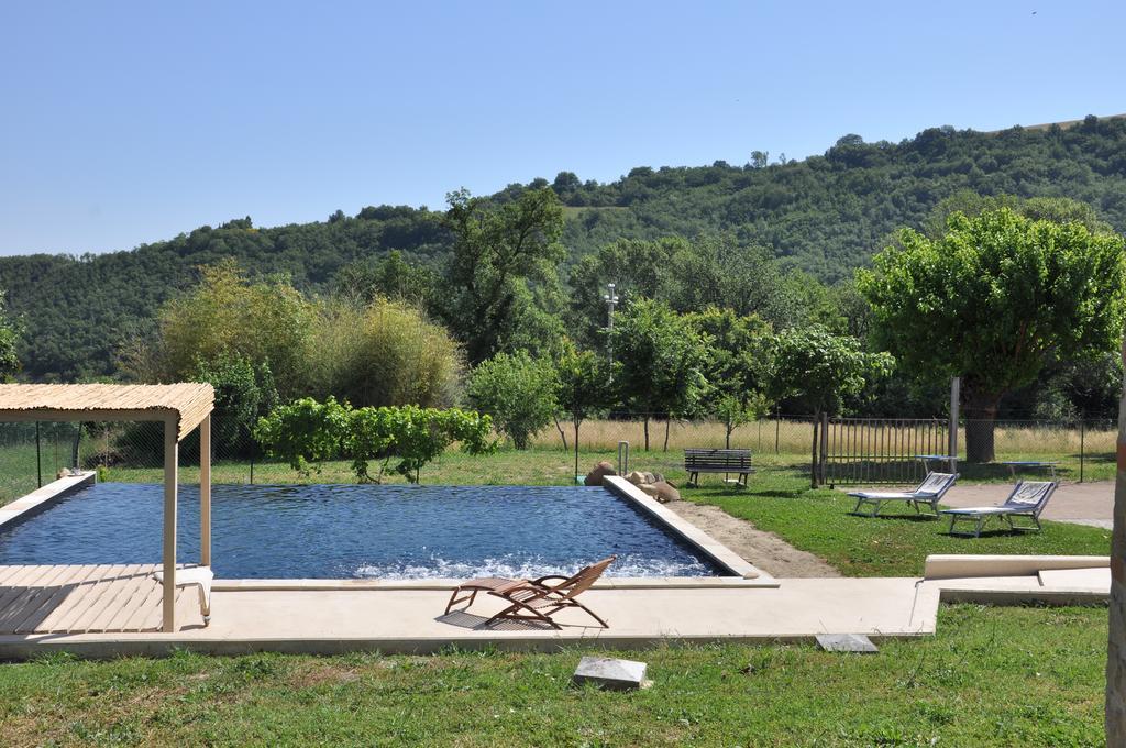 Gasthaus Tuttaterra Serra San Quirico Exterior foto