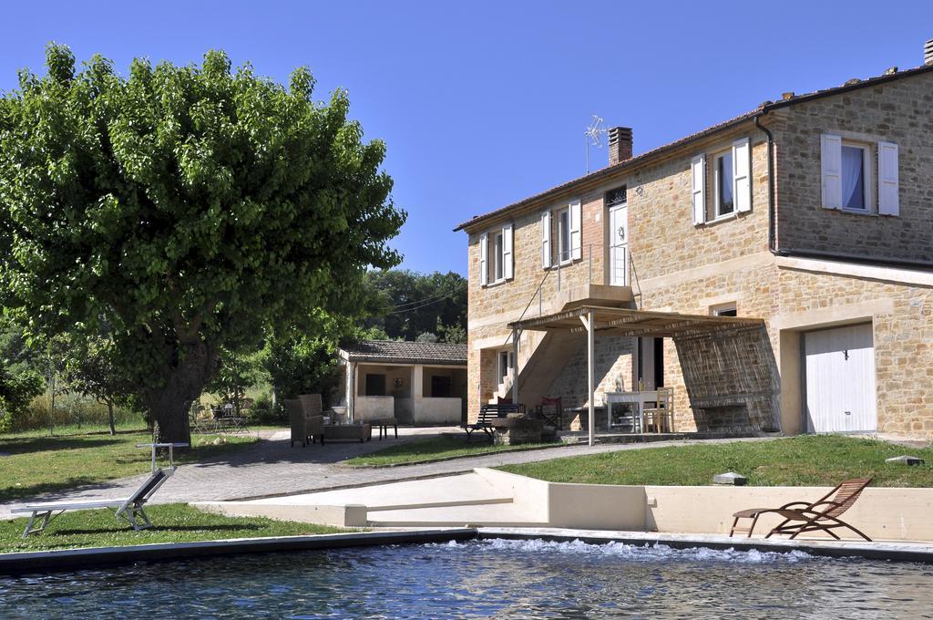 Gasthaus Tuttaterra Serra San Quirico Exterior foto