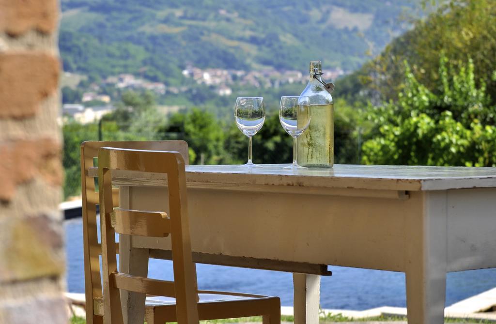 Gasthaus Tuttaterra Serra San Quirico Exterior foto