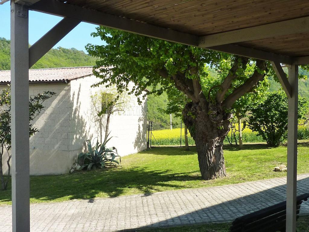 Gasthaus Tuttaterra Serra San Quirico Exterior foto